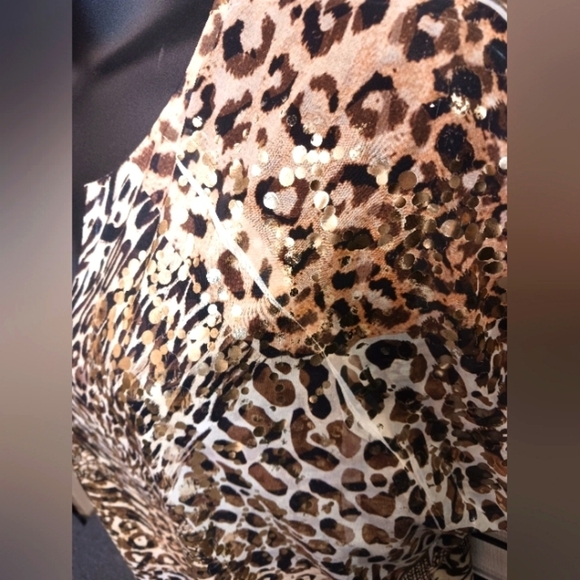 Chicos Leopard Print Gold Metallic Dots Blouse. Chicos Size 3 - Picture 3 of 5